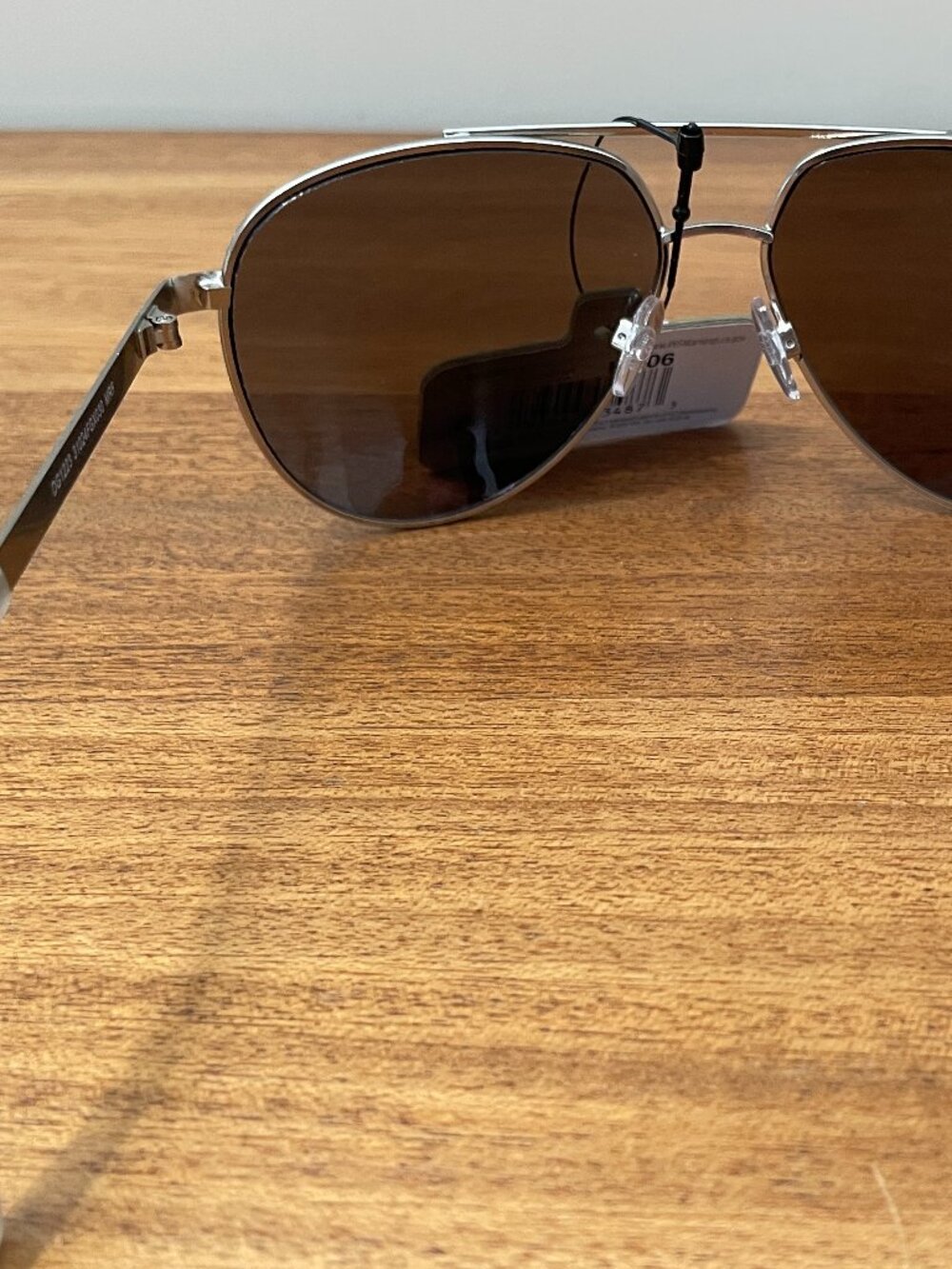 NWT Foster Grant Modern Men's Silver Aviator Sunglasses, Summer travel, beach - Picture 5 of 14